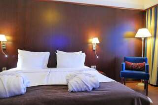 Отель Hotel Kalliohovi Раума Улучшенный номер с кроватью размера «king-size»-3