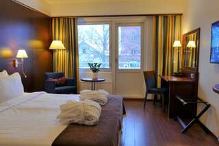 Отель Hotel Kalliohovi Раума Улучшенный номер с кроватью размера «king-size»-5