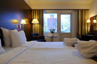Отель Hotel Kalliohovi Раума Улучшенный номер с кроватью размера «king-size»-7
